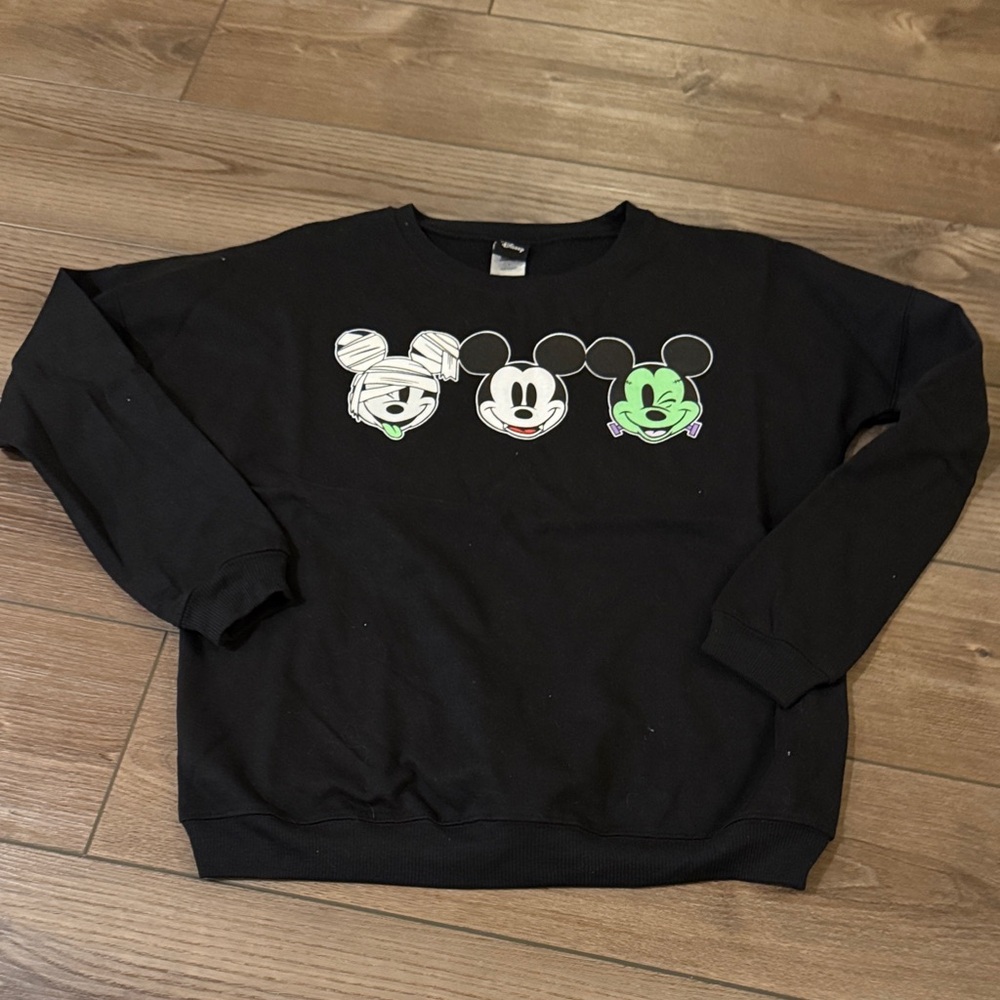 *Disney Mickey Mouse Halloween Crewneck